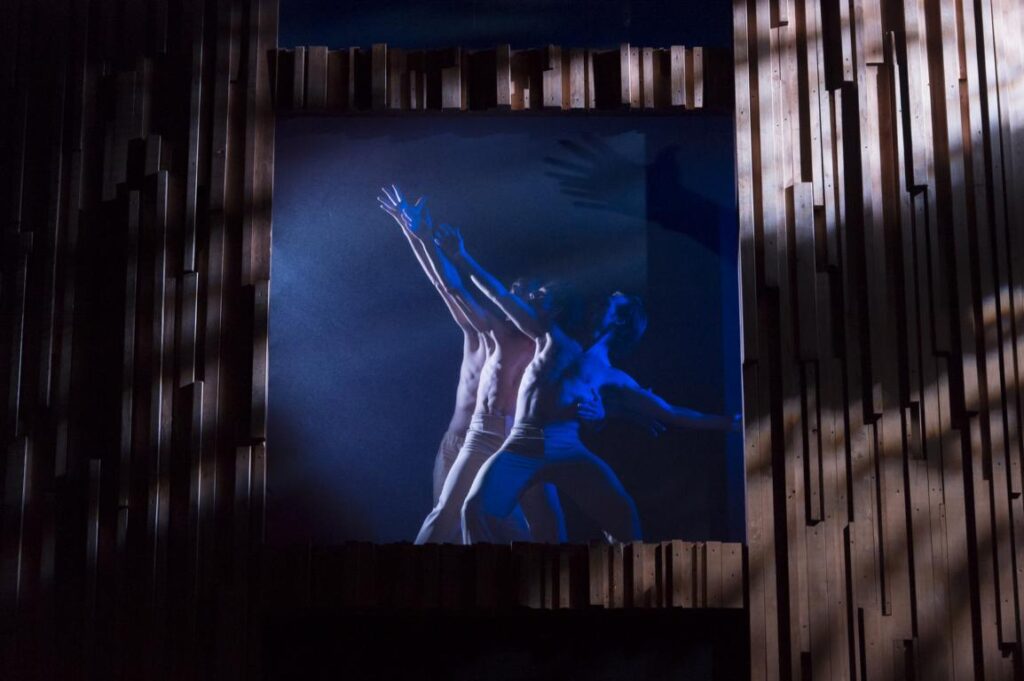 K1024 babel torre viva