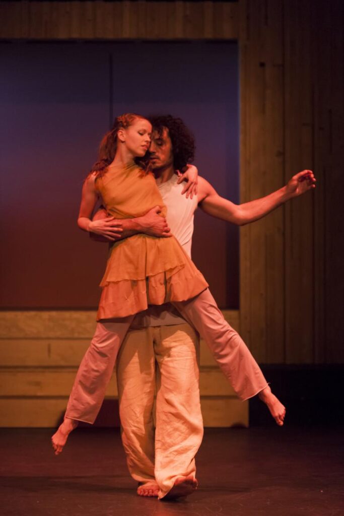 K1024 babel torre viva